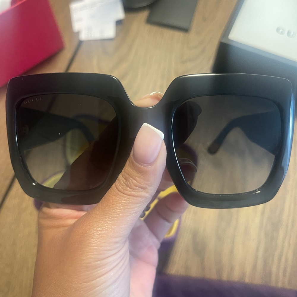 Women Gucci sunglasses